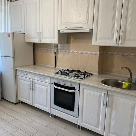 Kolodeznaja 17 Apartment Николайев Екстериор снимка